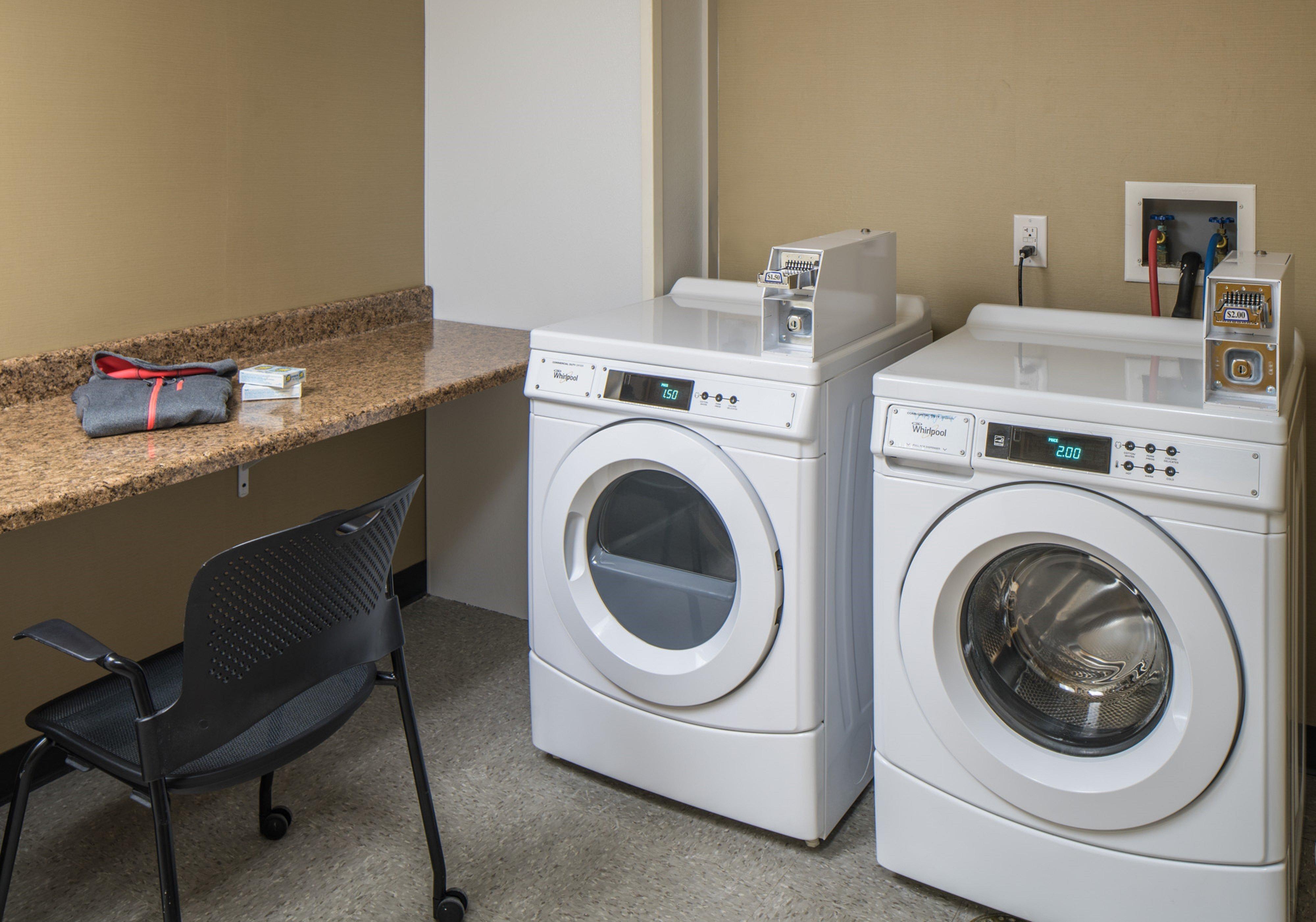 Holiday Inn Express & Suites Springfield By Ihg Extérieur photo