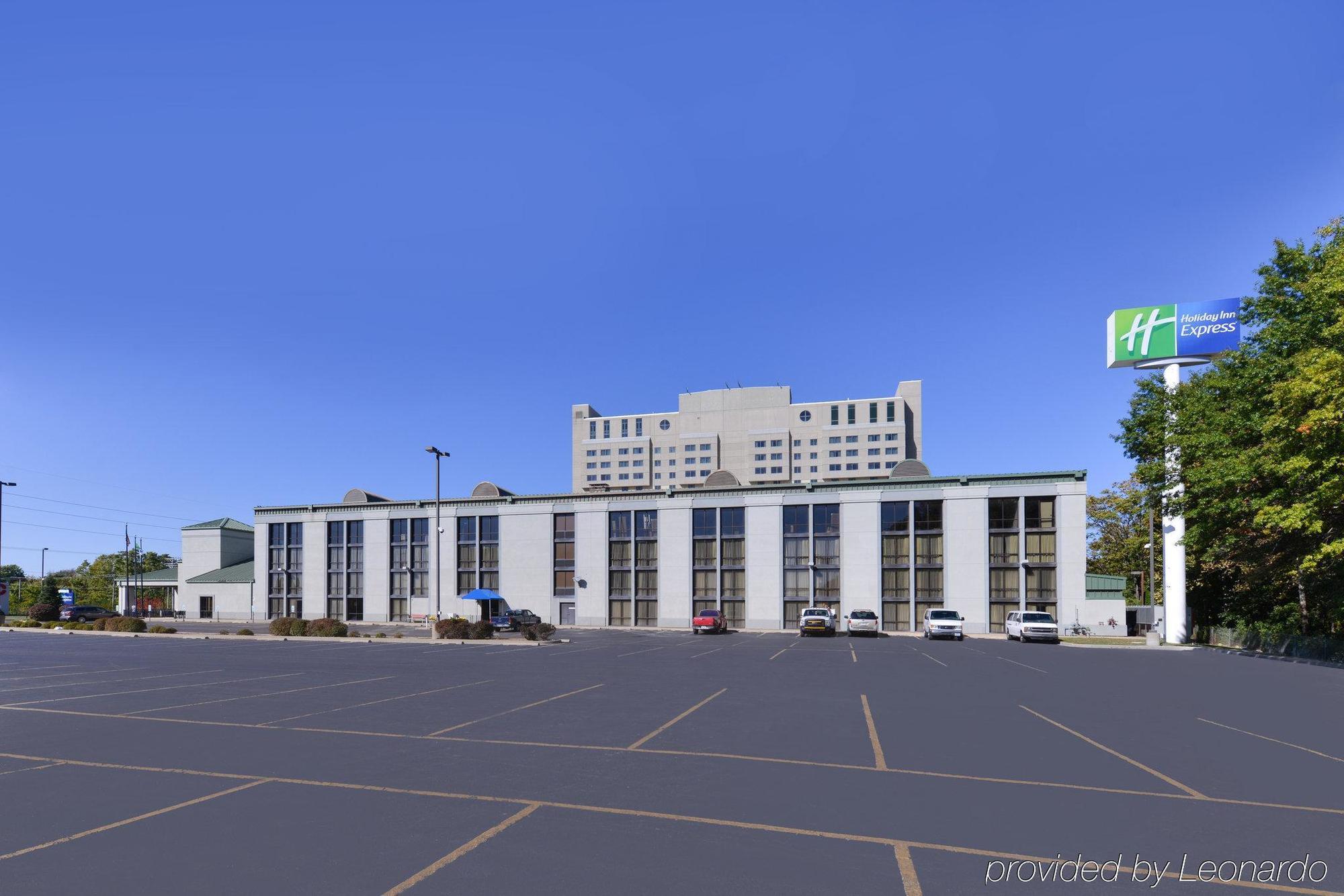 Holiday Inn Express & Suites Springfield By Ihg Extérieur photo