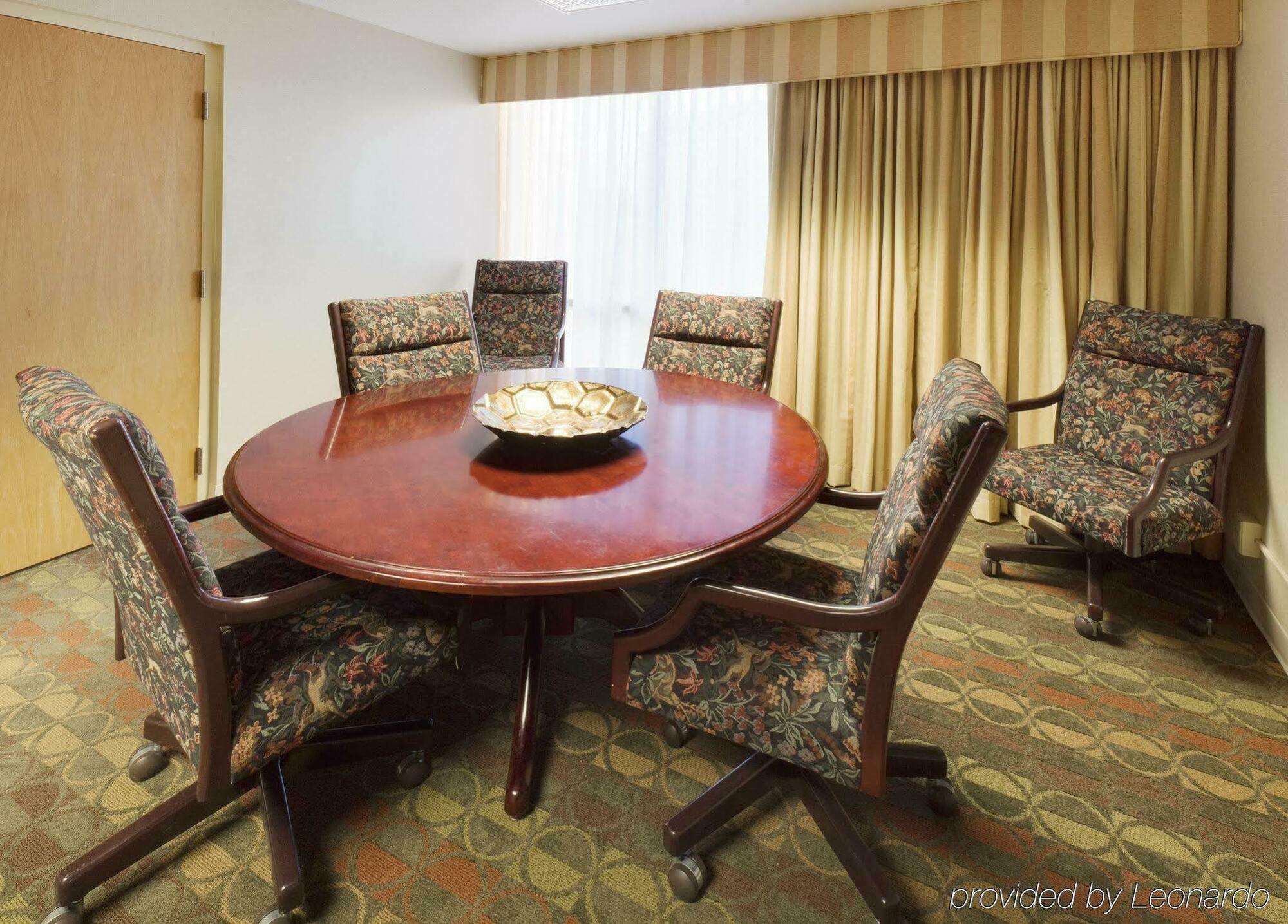 Holiday Inn Express & Suites Springfield By Ihg Extérieur photo